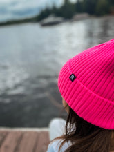 Charger l'image dans la galerie, BONNET ROSE NÉON