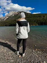 Charger l'image dans la galerie, Bonnet Tricot Blanc-Noir